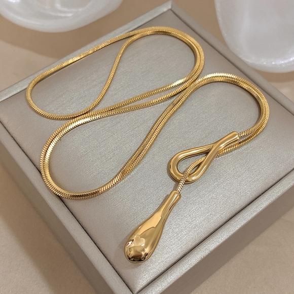 New Non Tarnish Gold Necklace - Picture 2 of 4